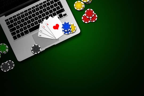 belijitu toto mobile app showing live baccarat table with betting controls and chat on smartphone